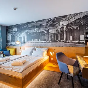 4* Hotel Mightytwice